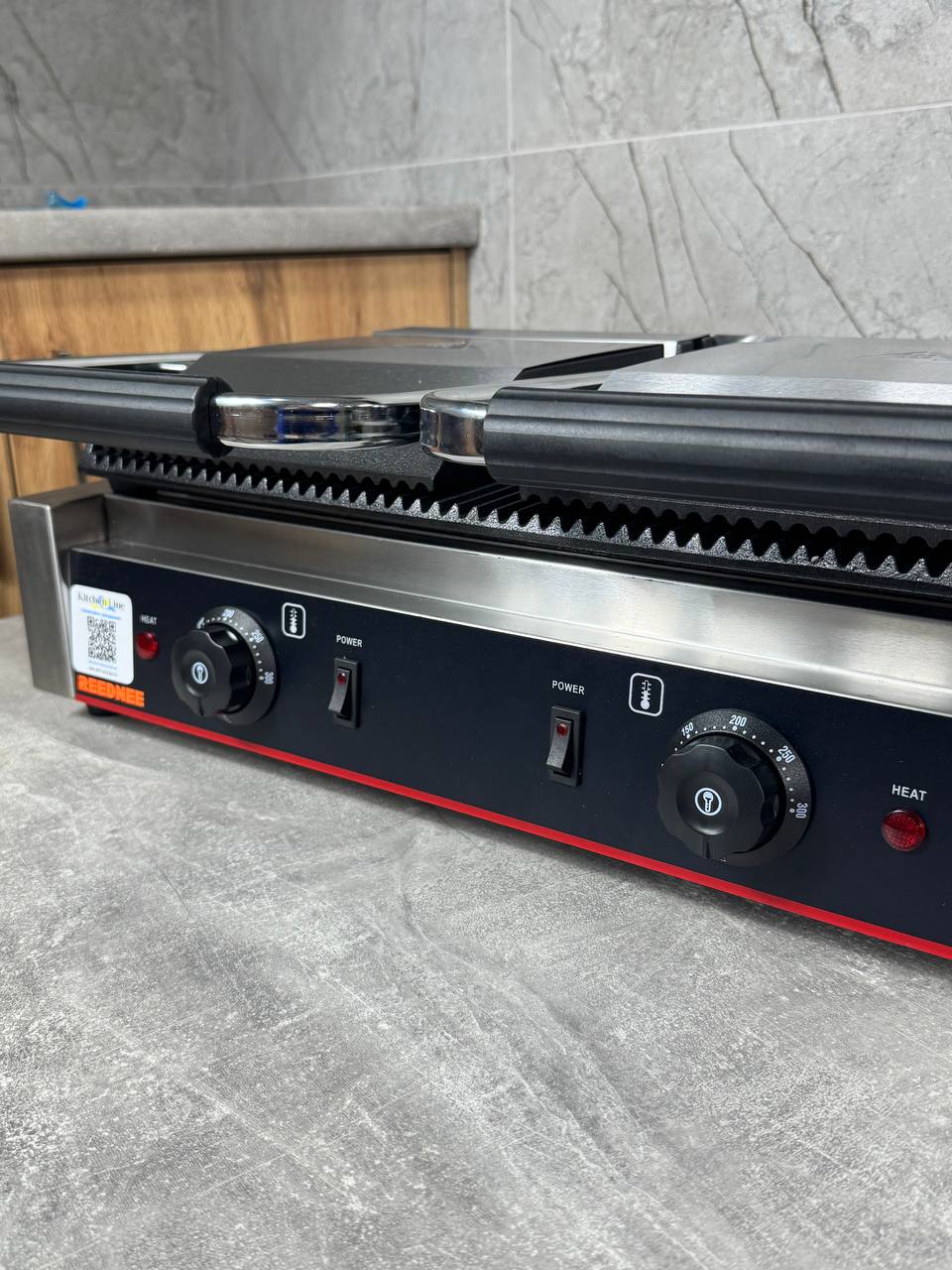 Контактный гриль REEDNEE CGR22